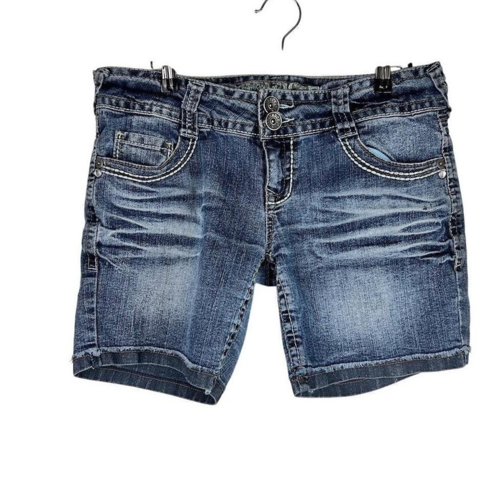 Truce Jeans Denim Bermuda Shorts Size‎ 9 Embroidered Flap Pockets Distressed